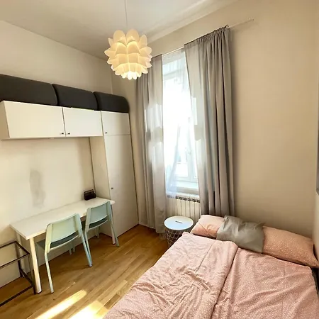Cosy Small In 1 On Metro Muzeum Apartment Prague